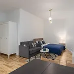 Modern Studio Next To Jrt