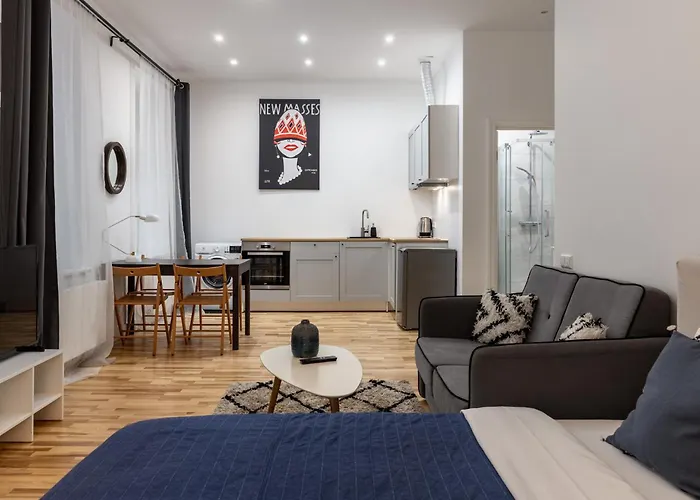 Modern Studio Next To Jrt